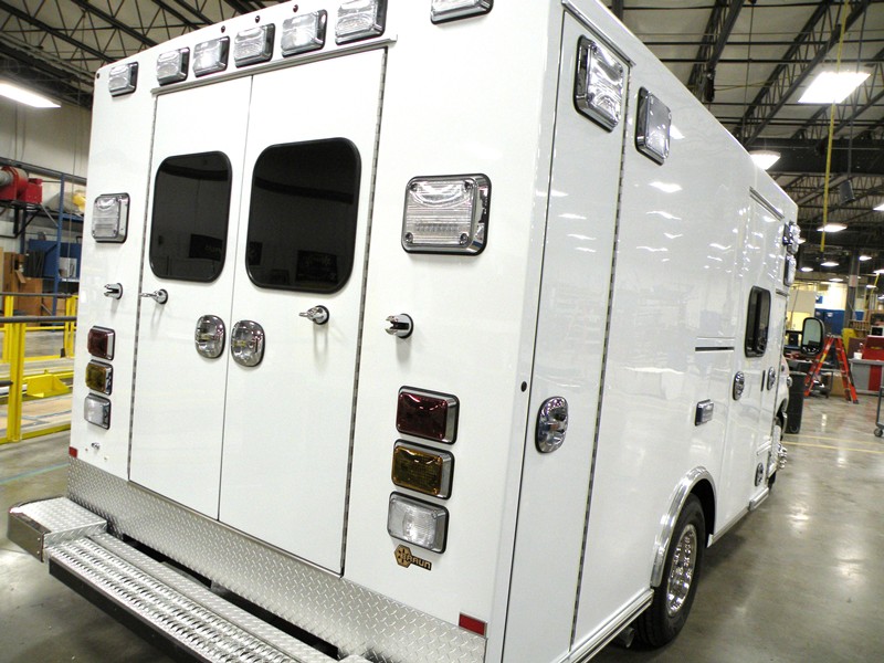 3.AJ-Braun-Ambulances-Signature-Series
